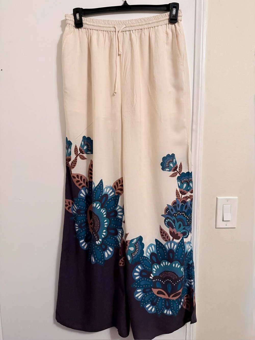 Farm Rio Printed Pull-On Pants - Picture 5 of 11